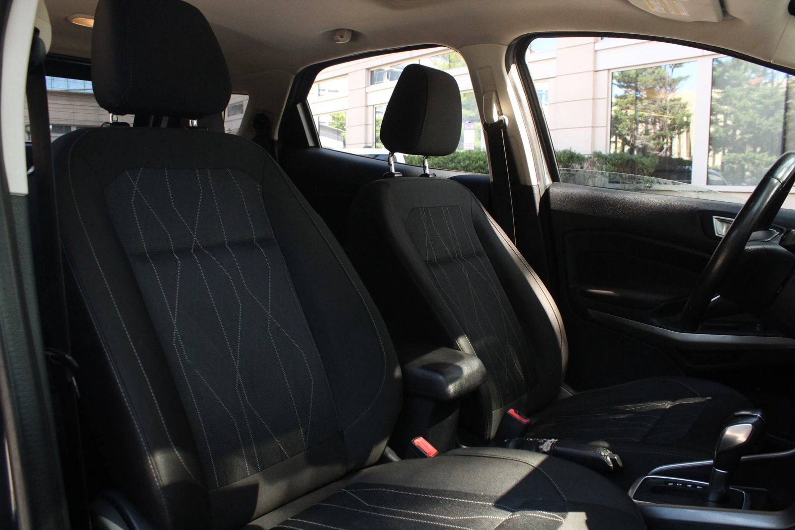 Used 2018 Ford EcoSport SE FWD image 26