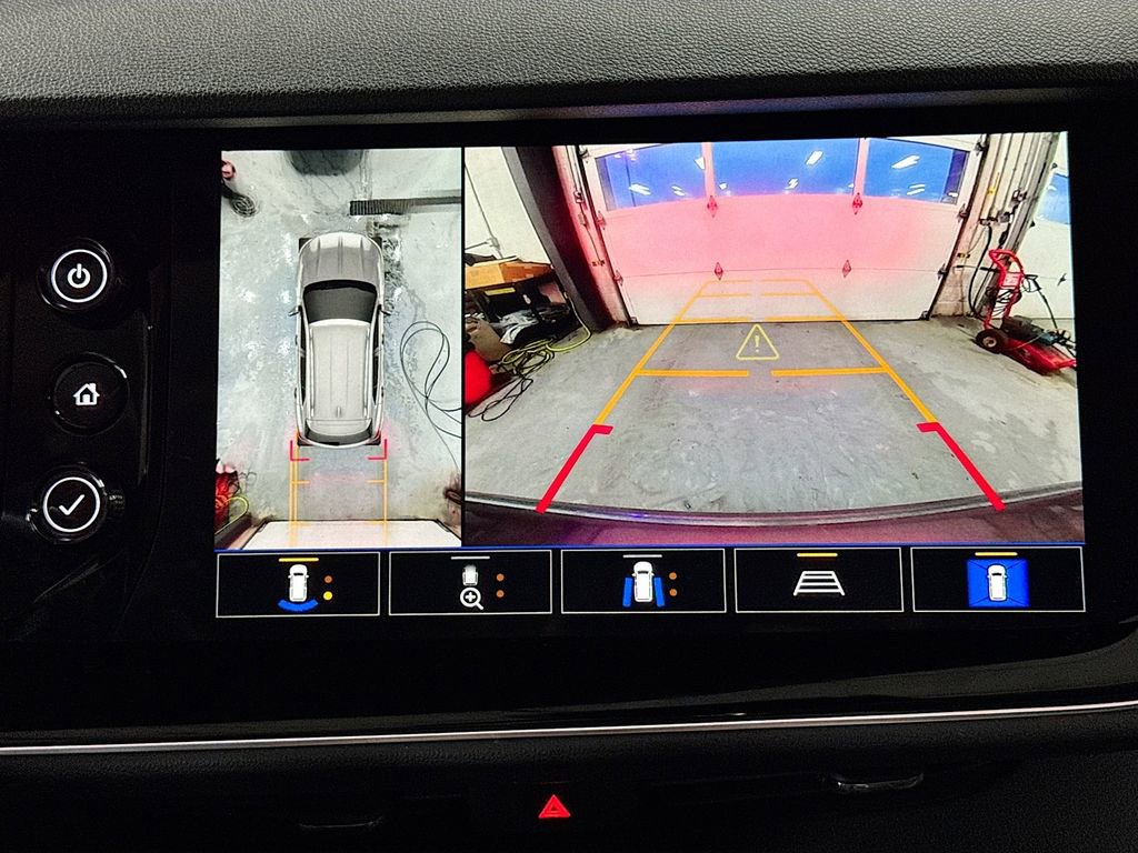 Used 2022 Buick Envision Avenir w/ Technology Package II image 12