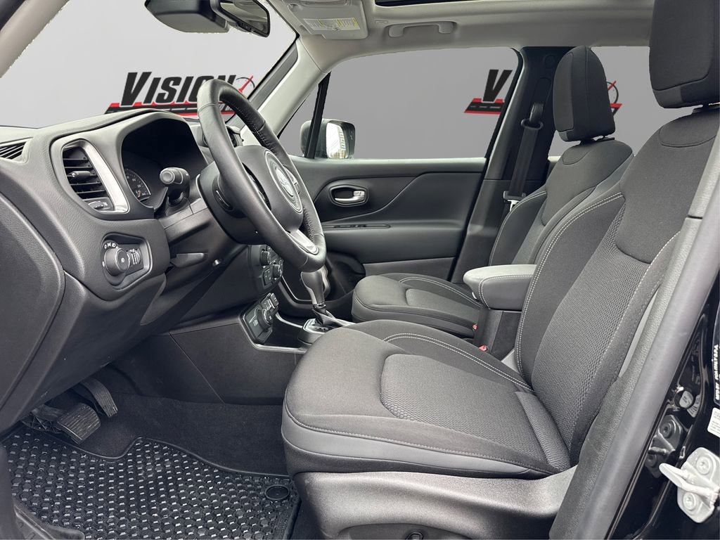 Used 2023 Jeep Renegade Latitude w/ Sun/Sound Group AWD/4WD image 9