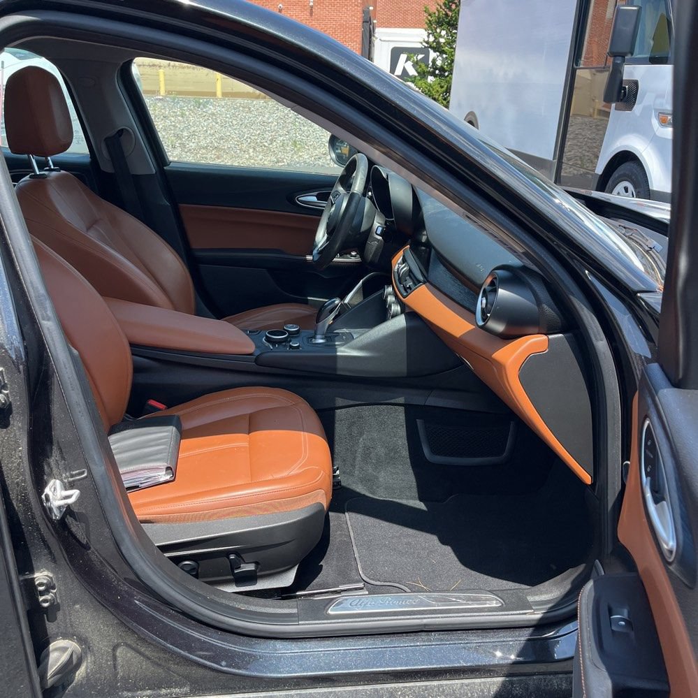 Used 2019 Alfa Romeo Giulia AWD image 11