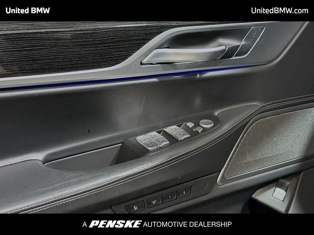 Used 2020 BMW 740i w/ M Sport Package RWD image 3