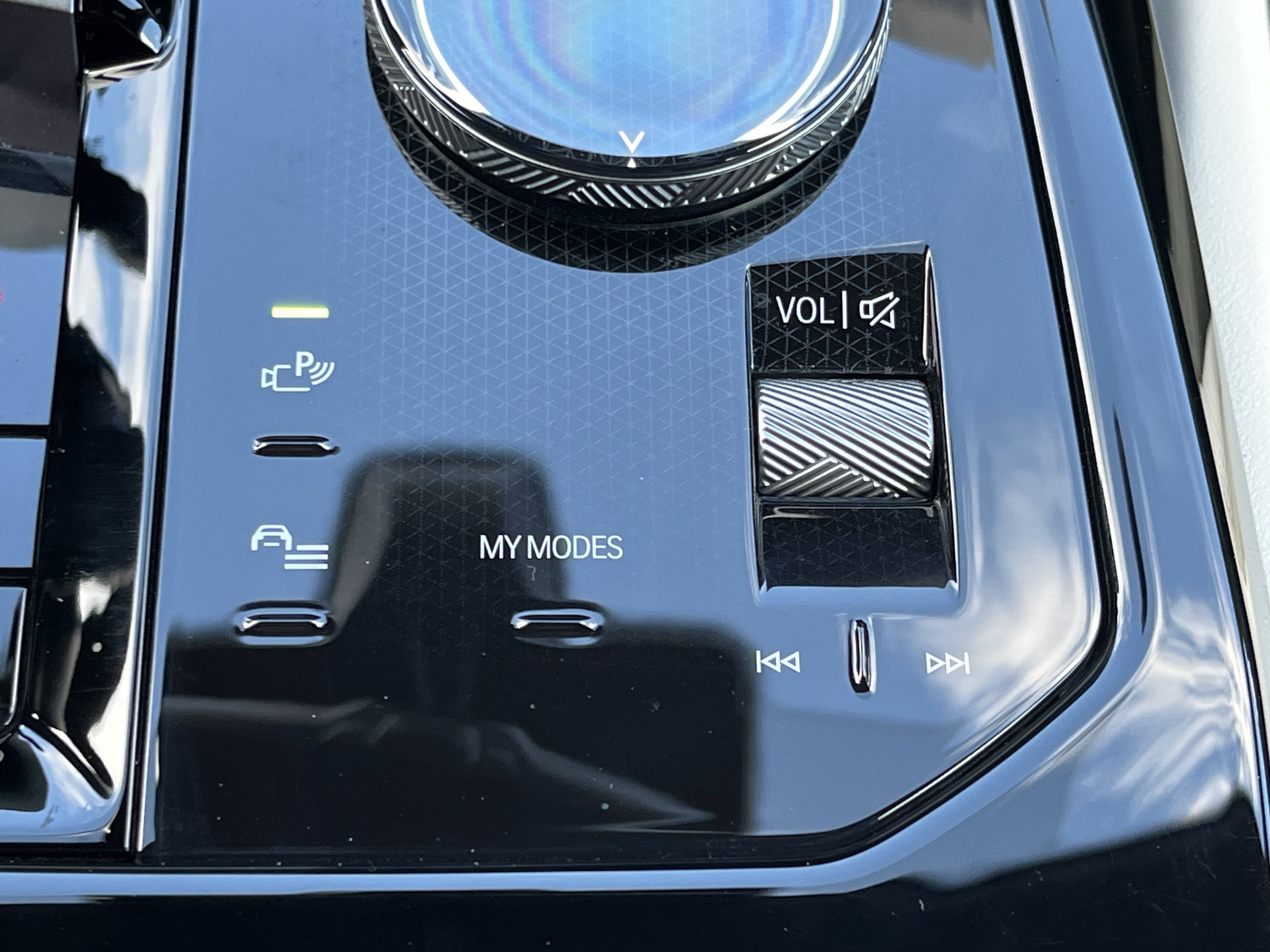 Used 2024 BMW 530i w/ Premium Package image 8