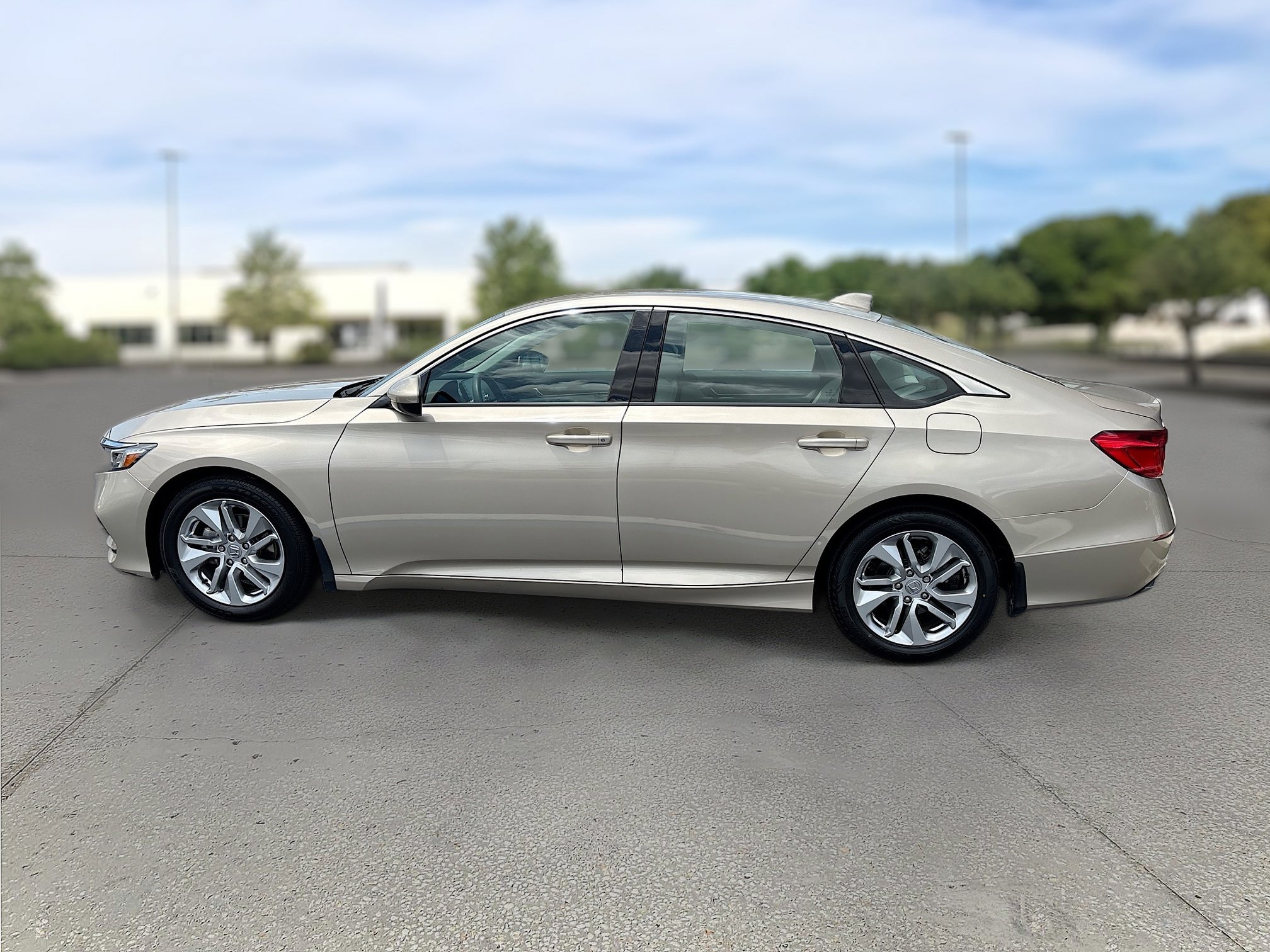 Used 2019 Honda Accord LX image 4