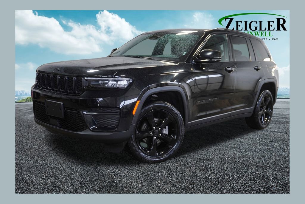 Used 2023 Jeep Grand Cherokee Altitude image 1