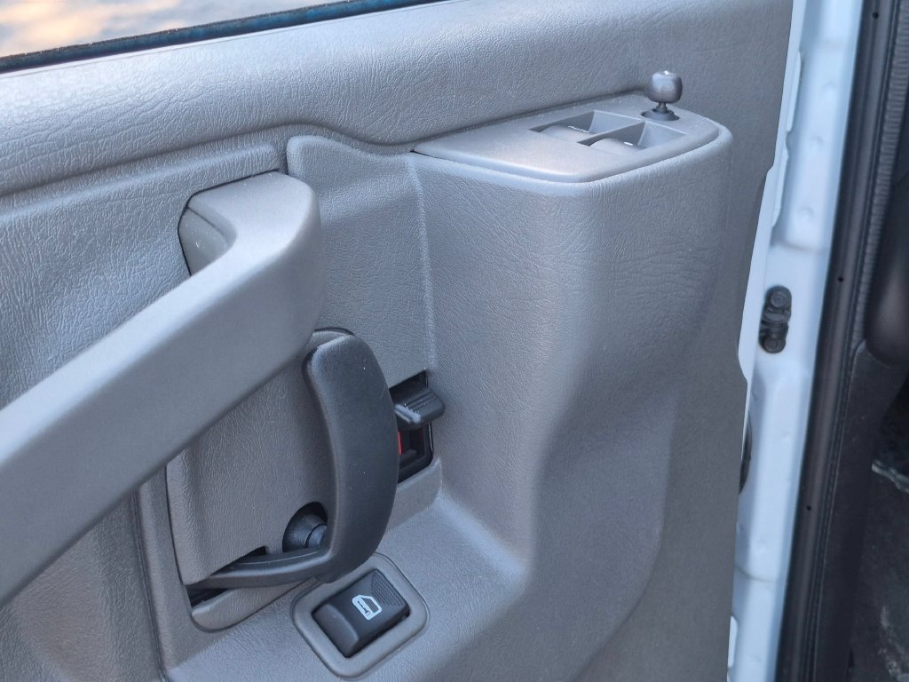 Used 2025 GMC Savana 3500 LT w/ LT Preferred Equipment Group RWD image 13