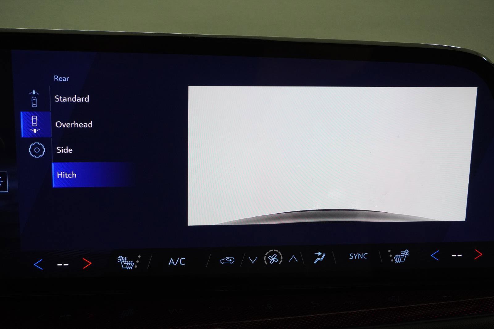 New 2026 Chevrolet Traverse Z71 w/ Driver Confidence Package image 32