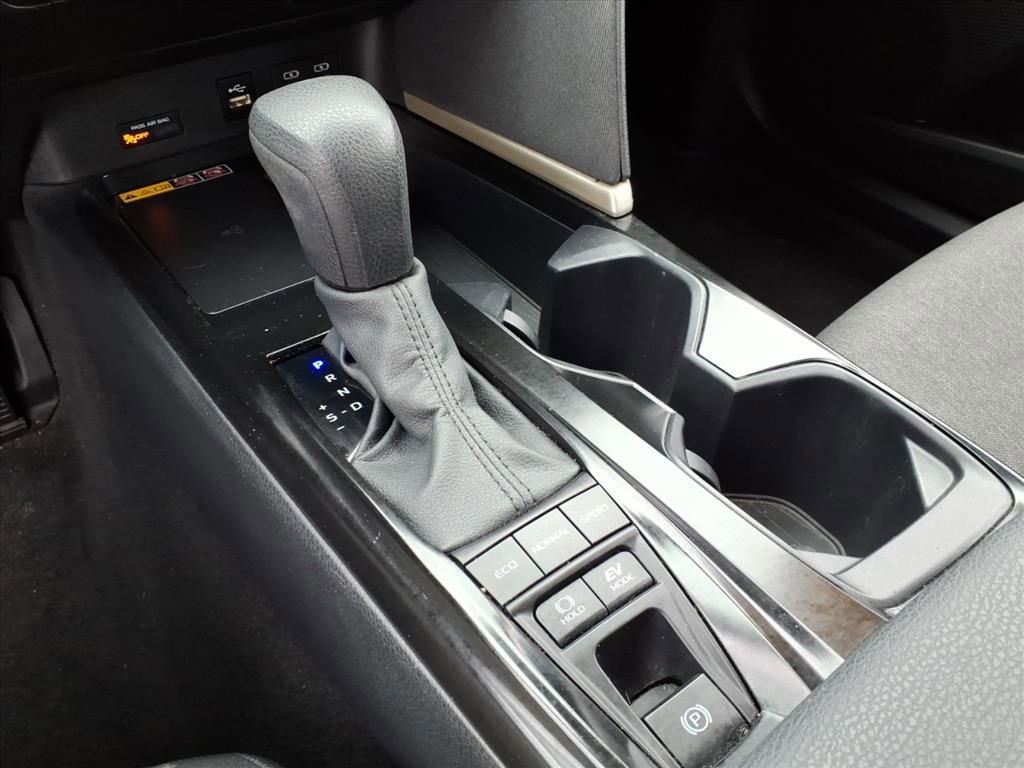 Used 2025 Toyota Camry LE image 24