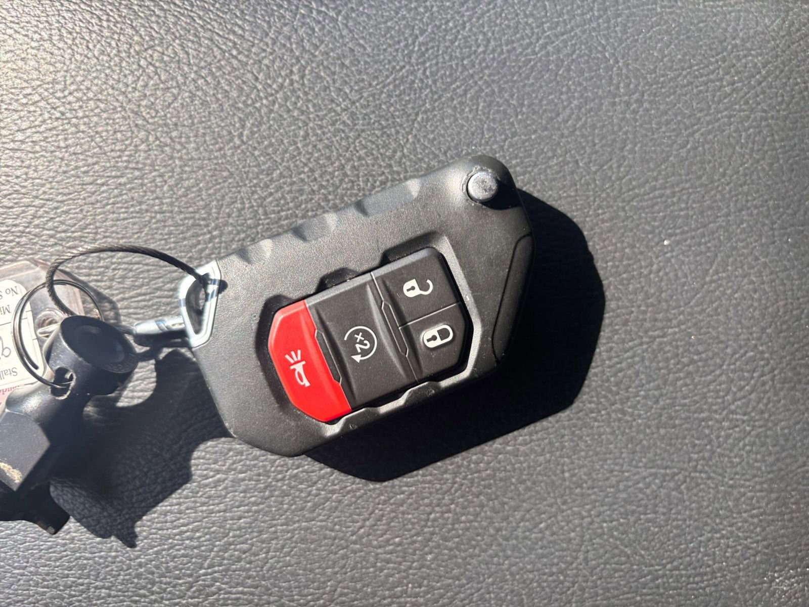 Used 2025 Jeep Wrangler Sahara image 22