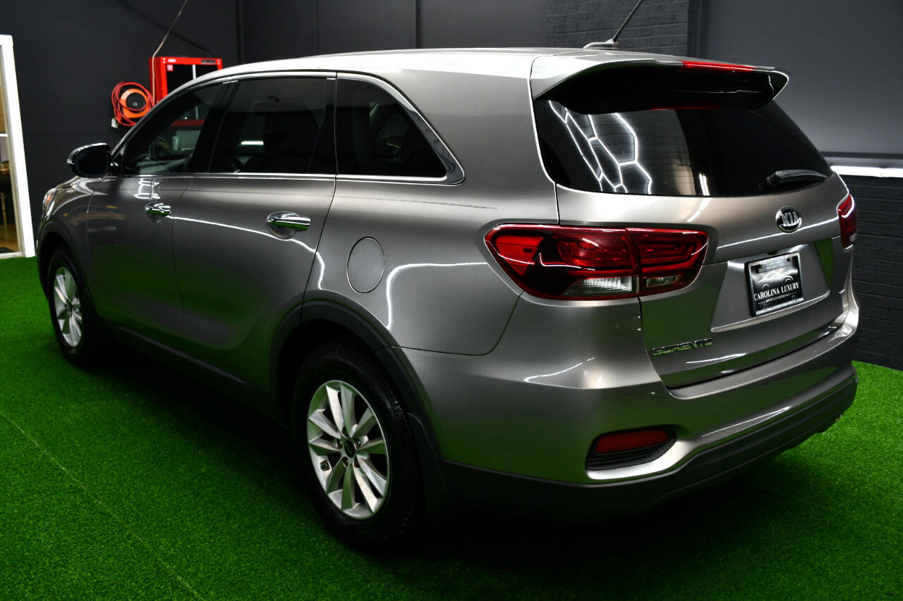 Used 2019 Kia Sorento LX image 2