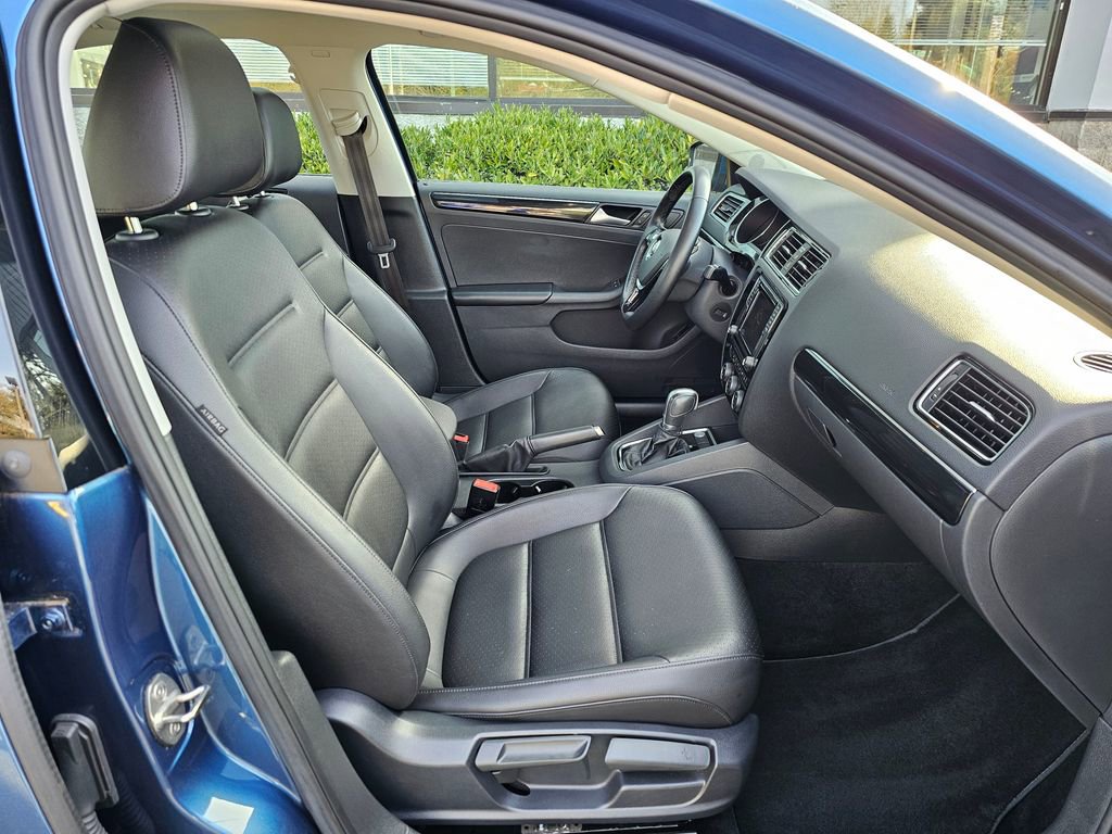 Used 2017 Volkswagen Jetta SEL image 11