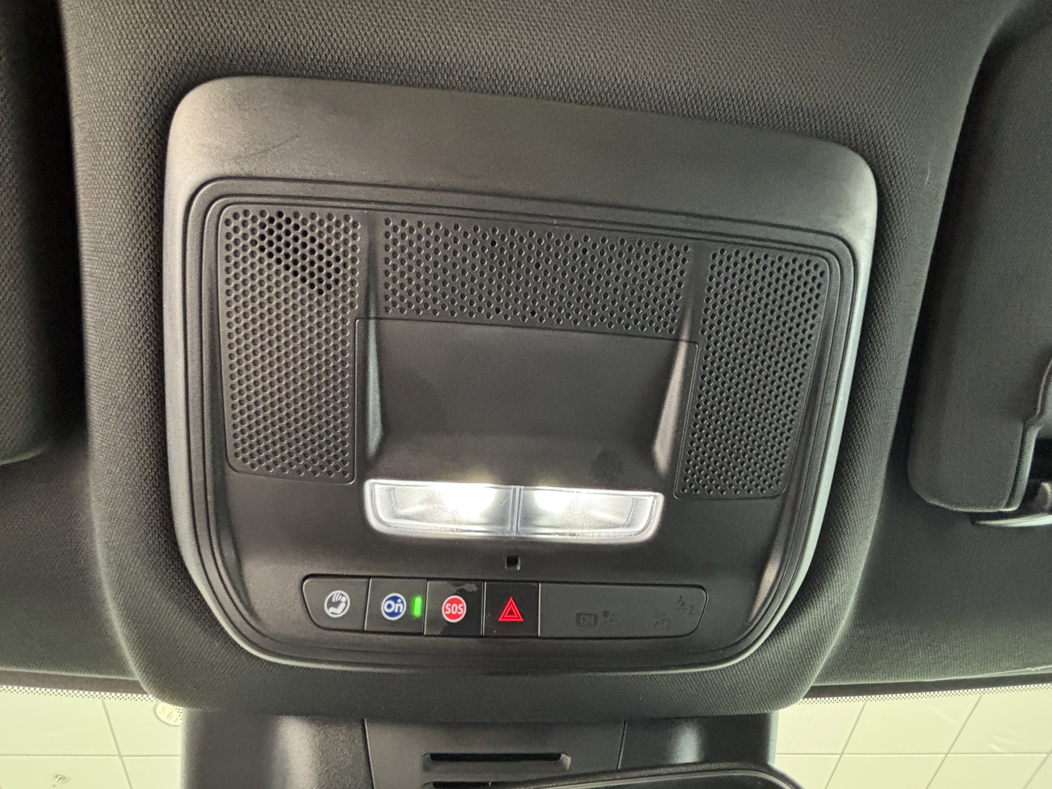 Used 2025 Chevrolet Equinox EV LT w/ Convenience Package FWD image 15