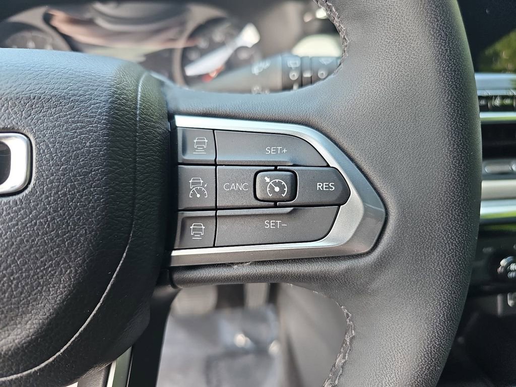 Used 2023 Jeep Compass Limited AWD/4WD image 17