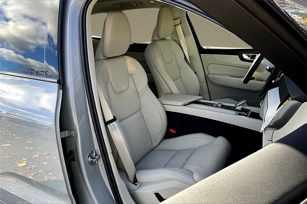 New 2026 Volvo XC60 B5 Ultra w/ Protection Package Premier image 10
