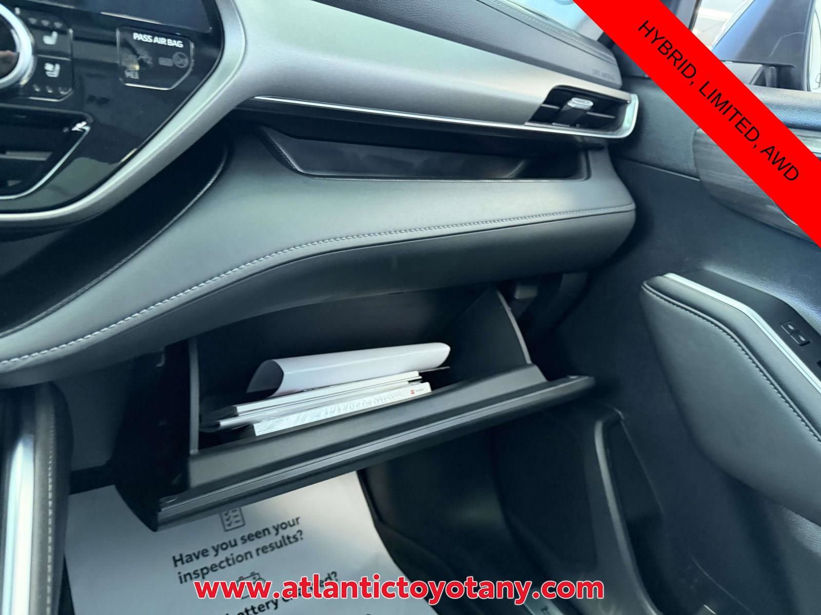 Used 2024 Toyota Highlander Limited image 31