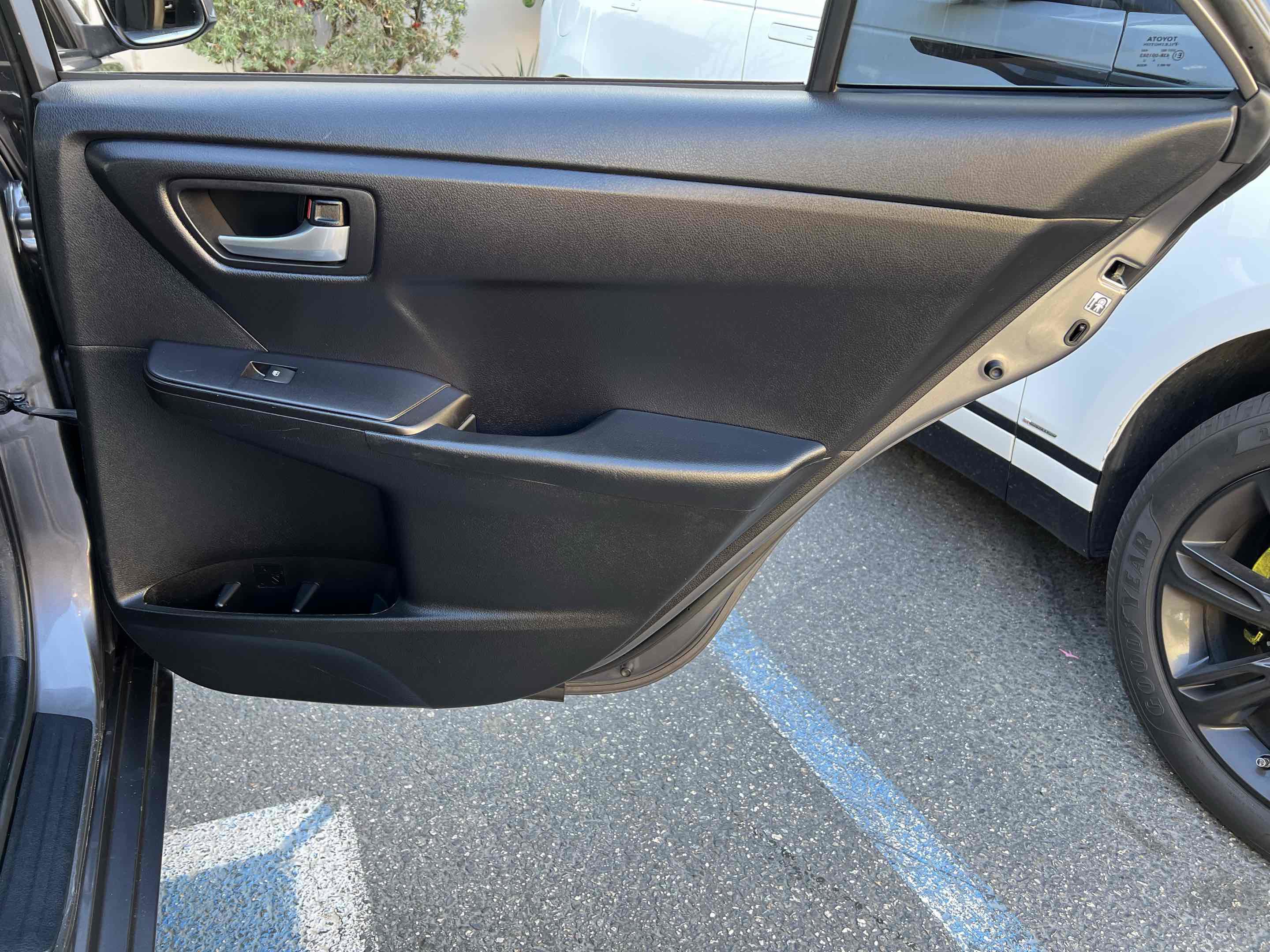 Used 2017 Toyota Camry SE w/ Moonroof Package FWD image 69