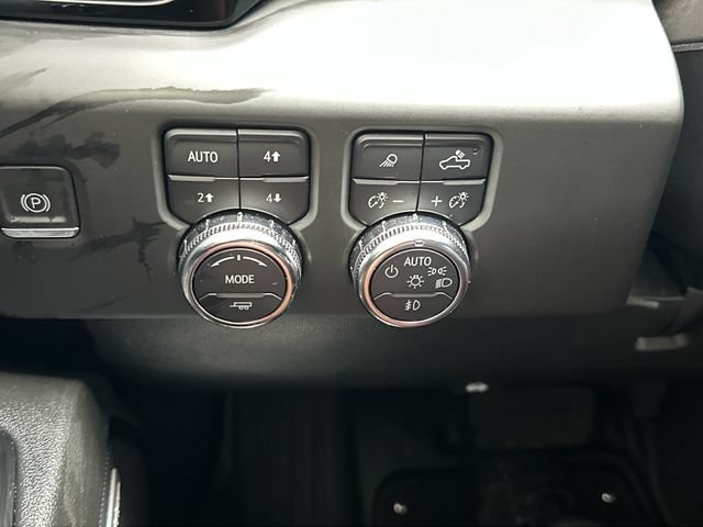 Used 2024 GMC Sierra 2500 AT4 w/ AT4 Preferred Package AWD/4WD image 24