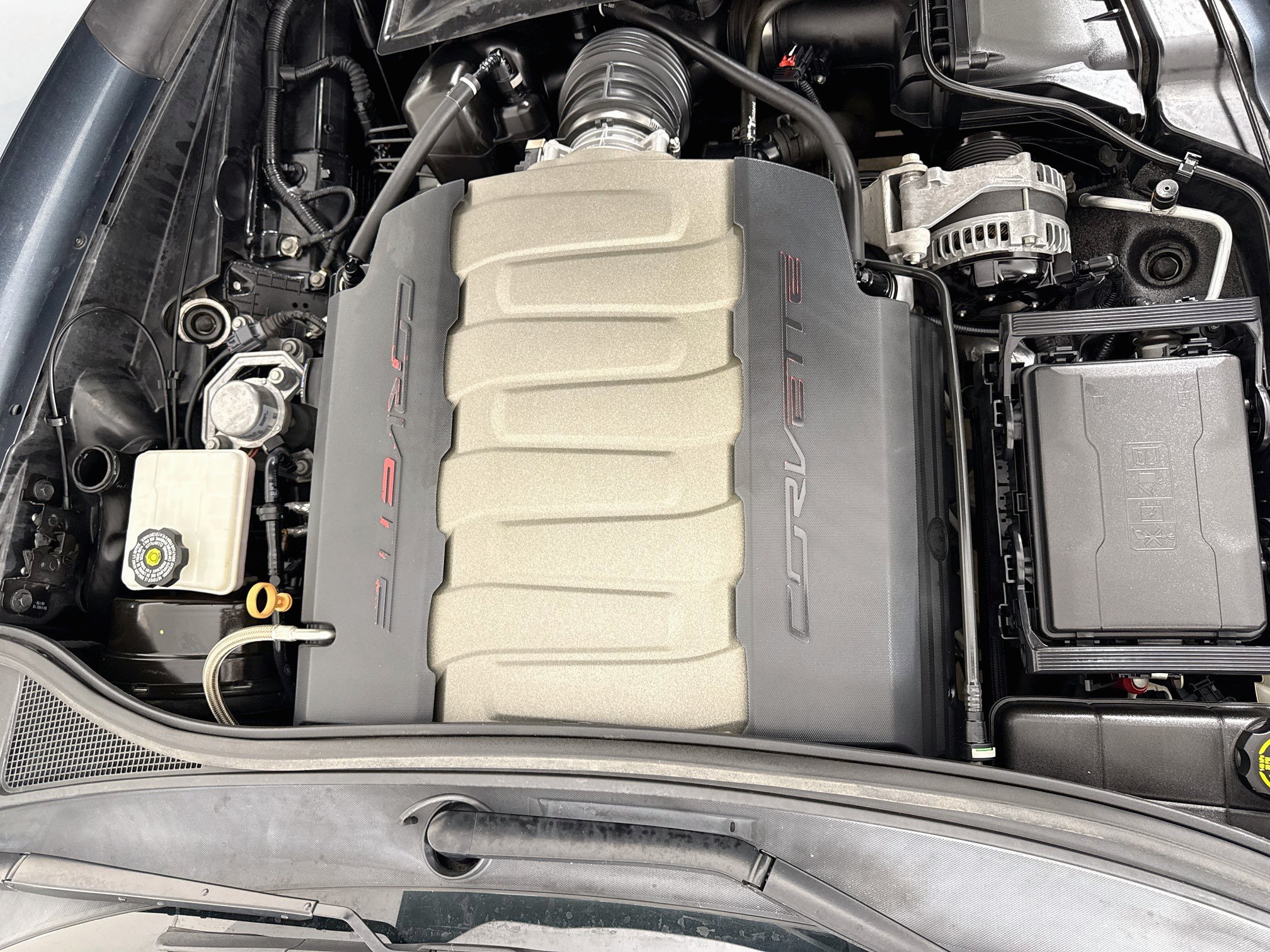 Used 2019 Chevrolet Corvette Stingray Coupe w/ 1LT RWD image 28