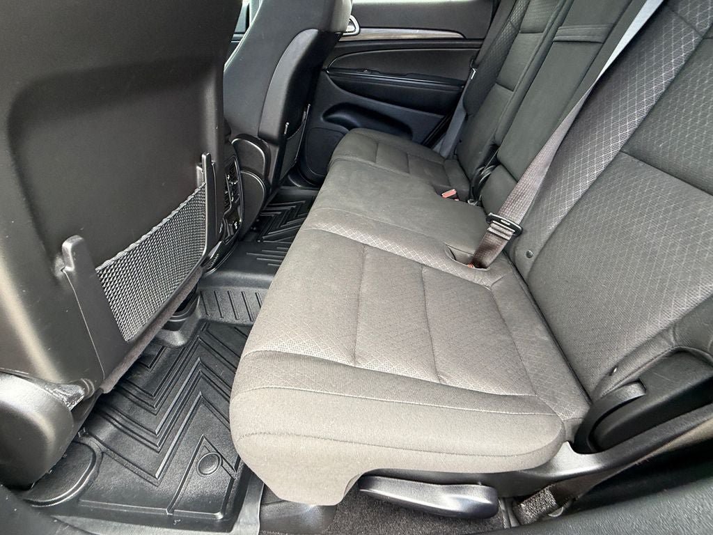 Used 2021 Jeep Grand Cherokee Laredo w/ Security & Convenience Group AWD/4WD image 13