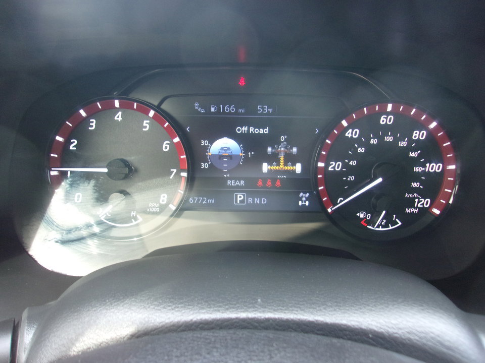 Used 2025 Nissan Frontier PRO-4X image 14