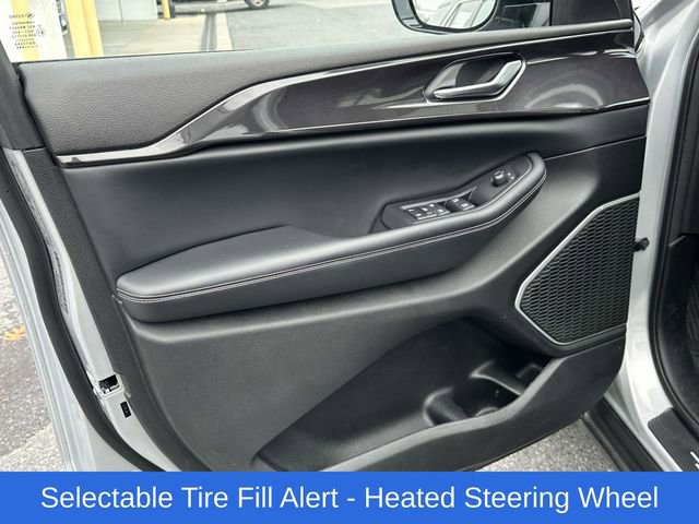 Used 2022 Jeep Grand Cherokee Altitude image 14