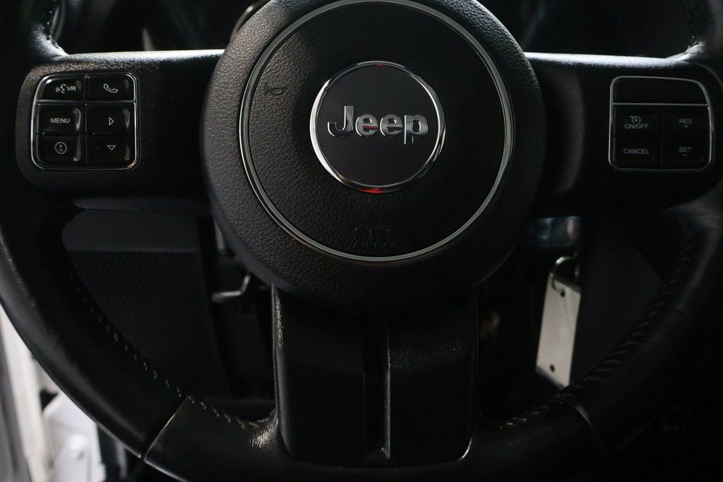 Used 2018 Jeep Wrangler Unlimited Sahara w/ Connectivity Group image 18