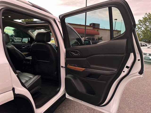 Used 2017 GMC Acadia Denali w/ Technology Package AWD/4WD image 16