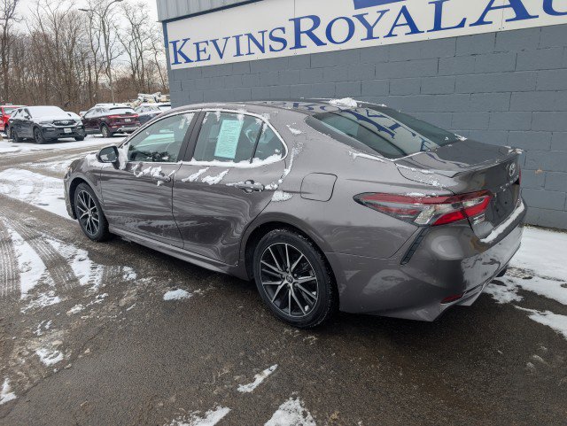 Used 2023 Toyota Camry SE image 5