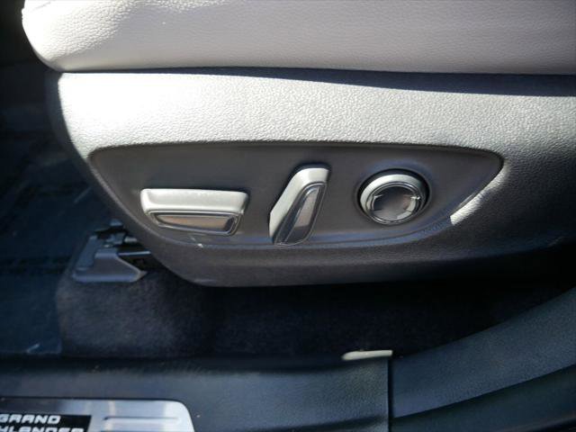 Certified 2025 Toyota Grand Highlander AWD image 16