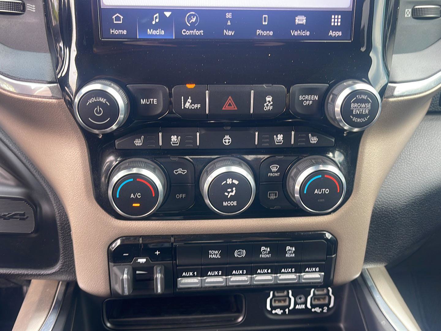 Certified 2022 RAM 3500 Laramie AWD/4WD image 27