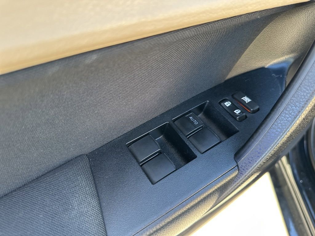 Used 2014 Toyota Corolla LE image 14