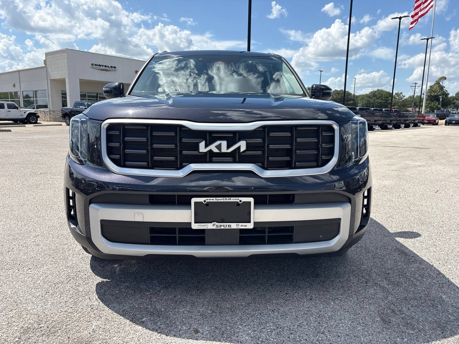 Used 2025 Kia Telluride S FWD image 9