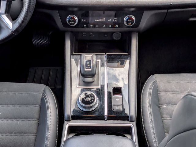 Used 2022 Mitsubishi Outlander SEL Black Edition FWD image 18