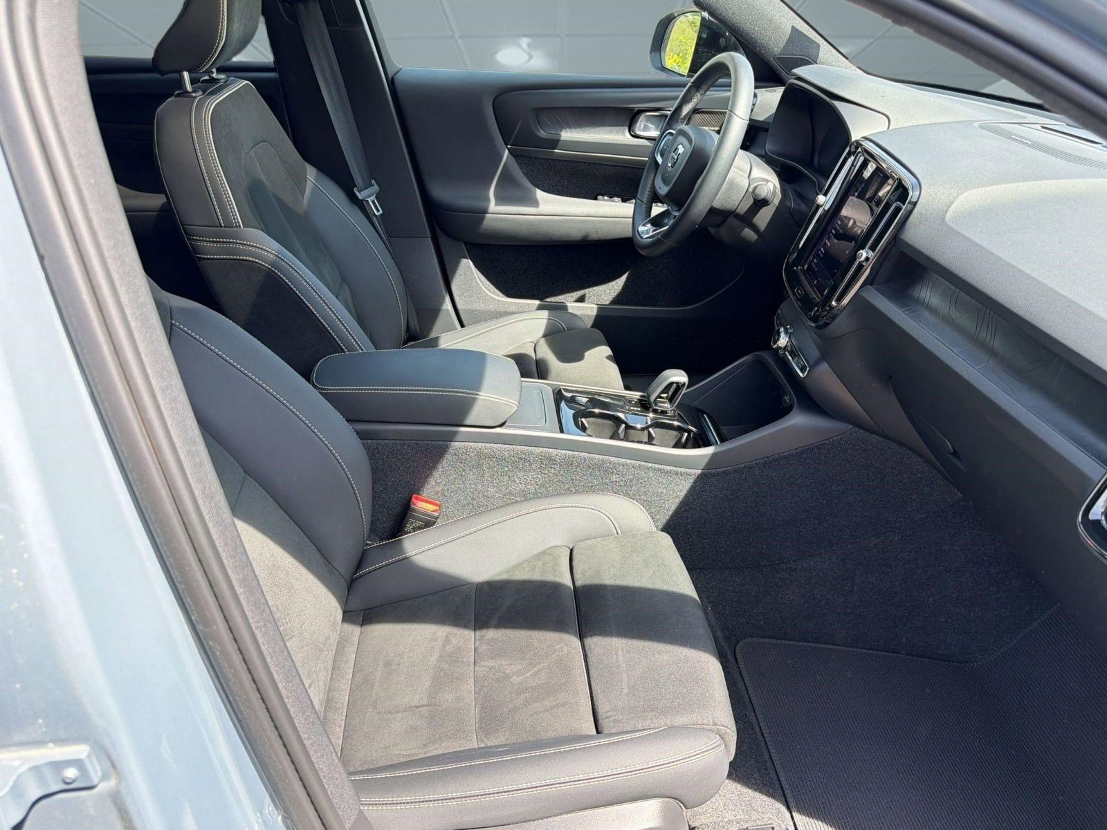 Certified 2023 Volvo C40 P8 Recharge Ultimate image 30