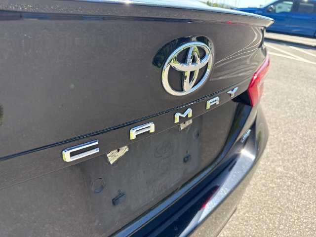 Used 2019 Toyota Camry SE w/ Convenience Package FWD image 14