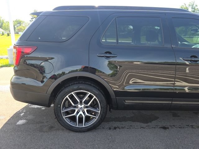 Used 2017 Ford Explorer Sport AWD/4WD image 7