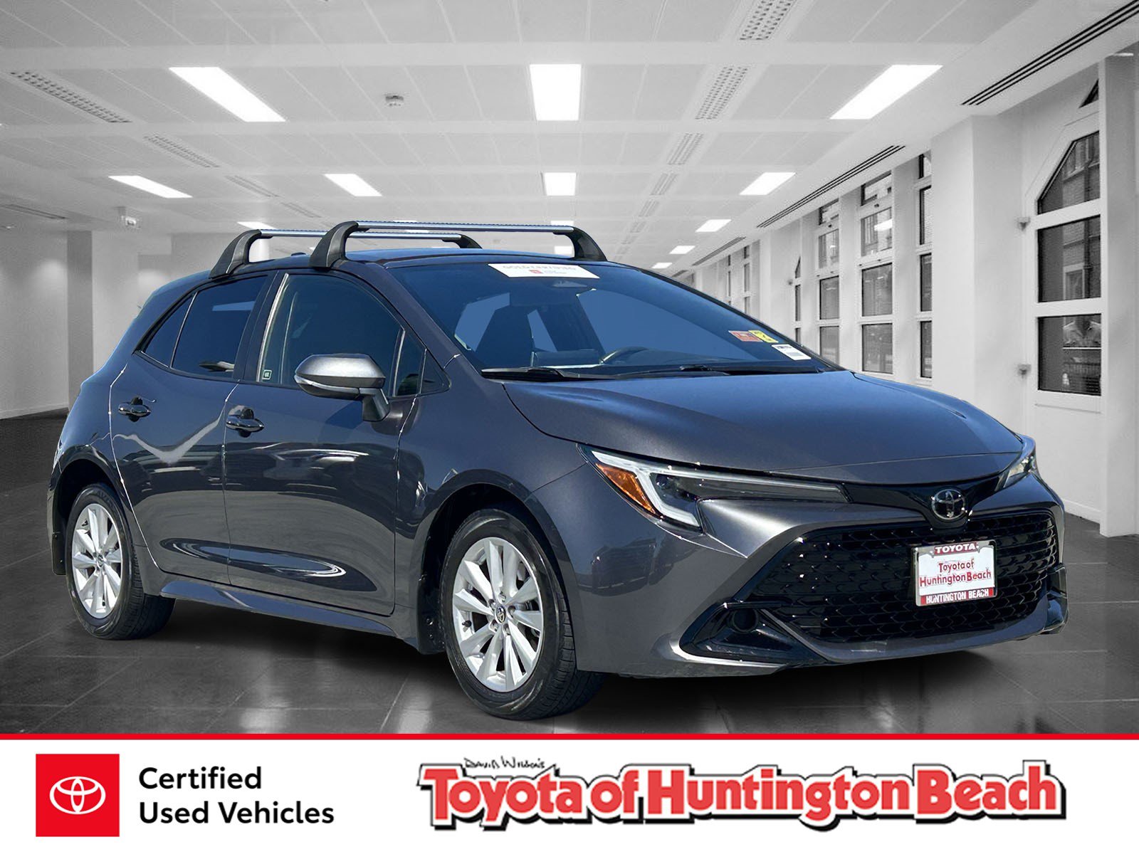 Certified 2025 Toyota Corolla SE w/ SE Package FWD image 1