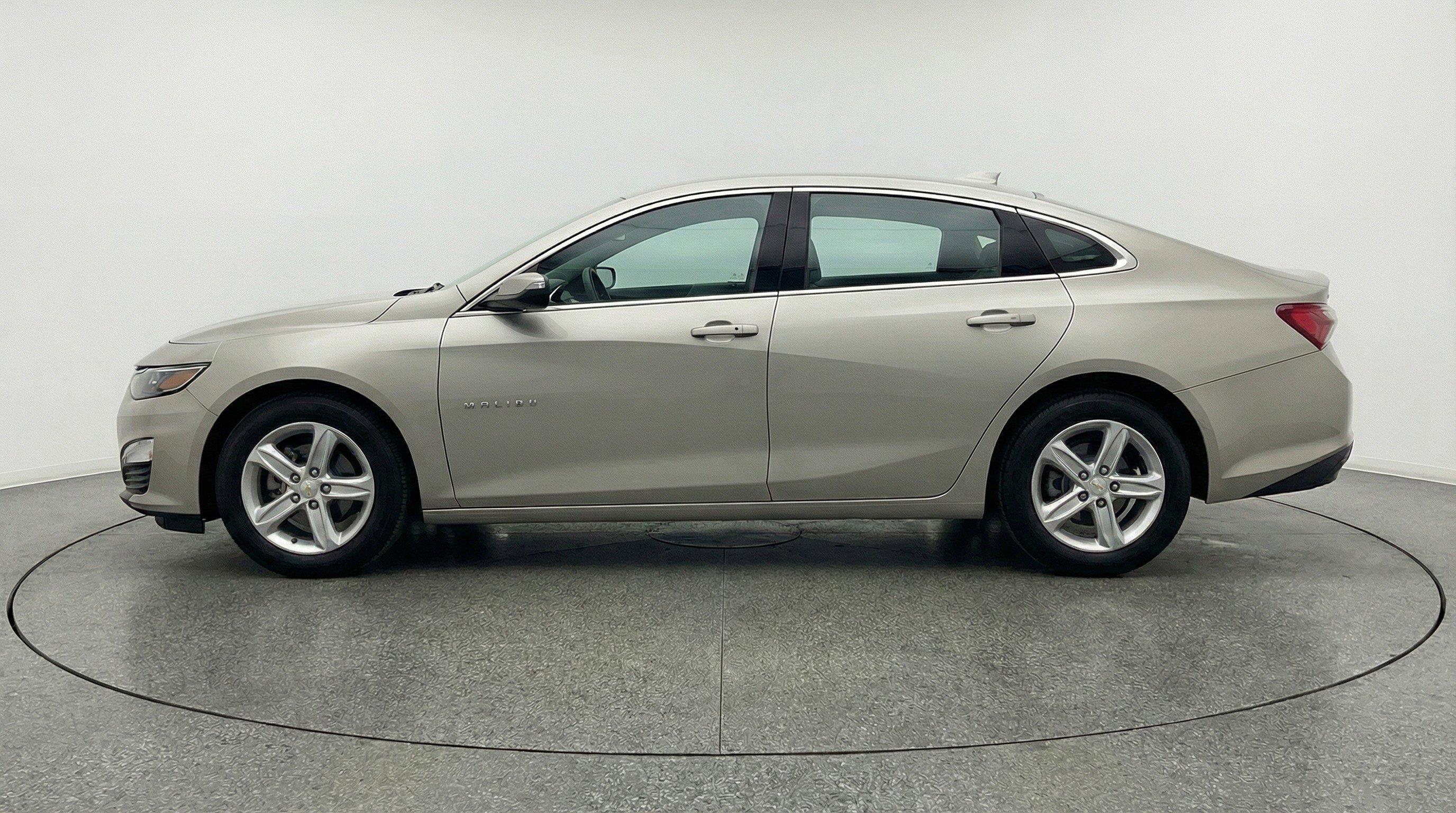 Used 2024 Chevrolet Malibu LT image 5