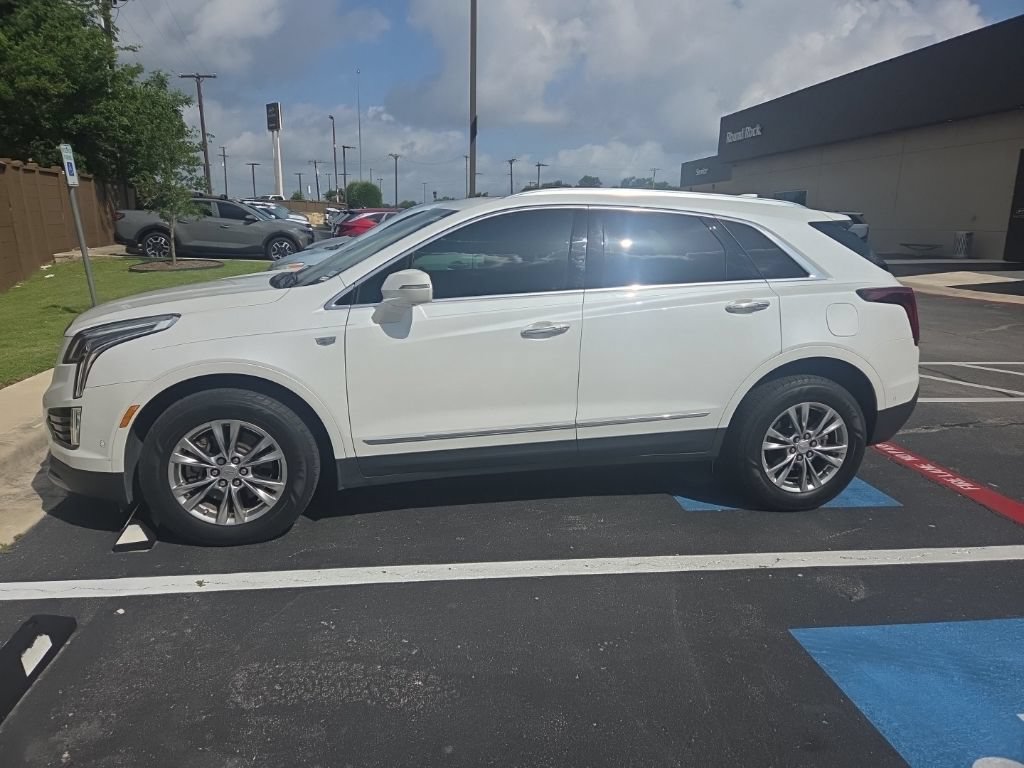 Used 2020 Cadillac XT5 Premium Luxury FWD image 2