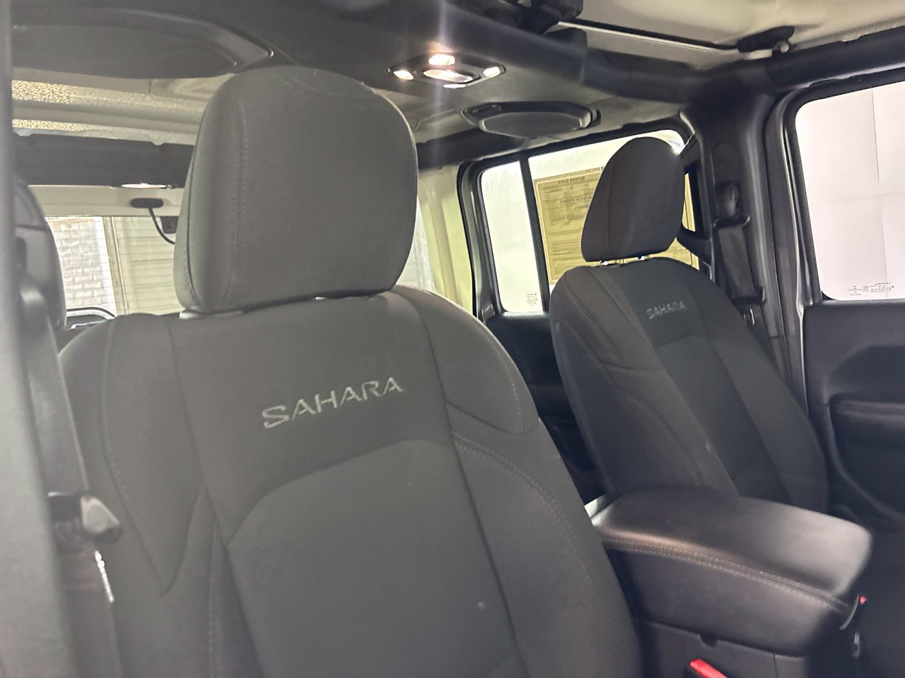 Used 2022 Jeep Wrangler Unlimited Sahara AWD/4WD image 26