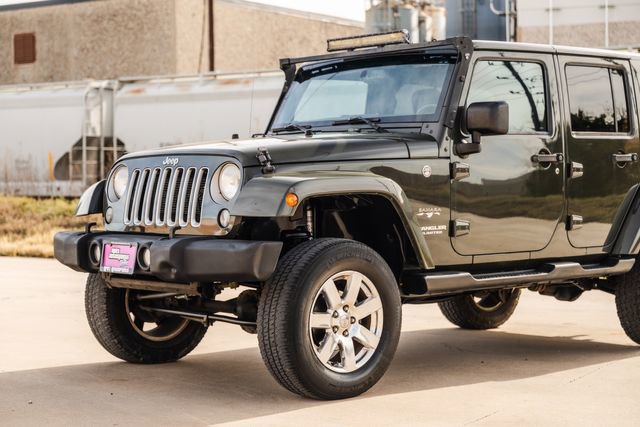 Used 2016 Jeep Wrangler Unlimited Sahara w/ Max Tow Package image 36