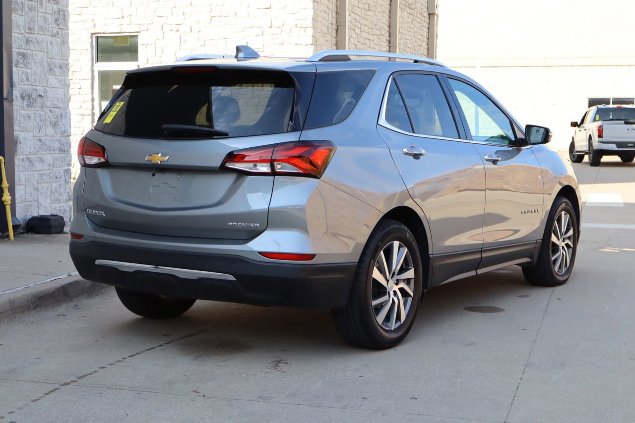 Used 2023 Chevrolet Equinox Premier FWD image 3