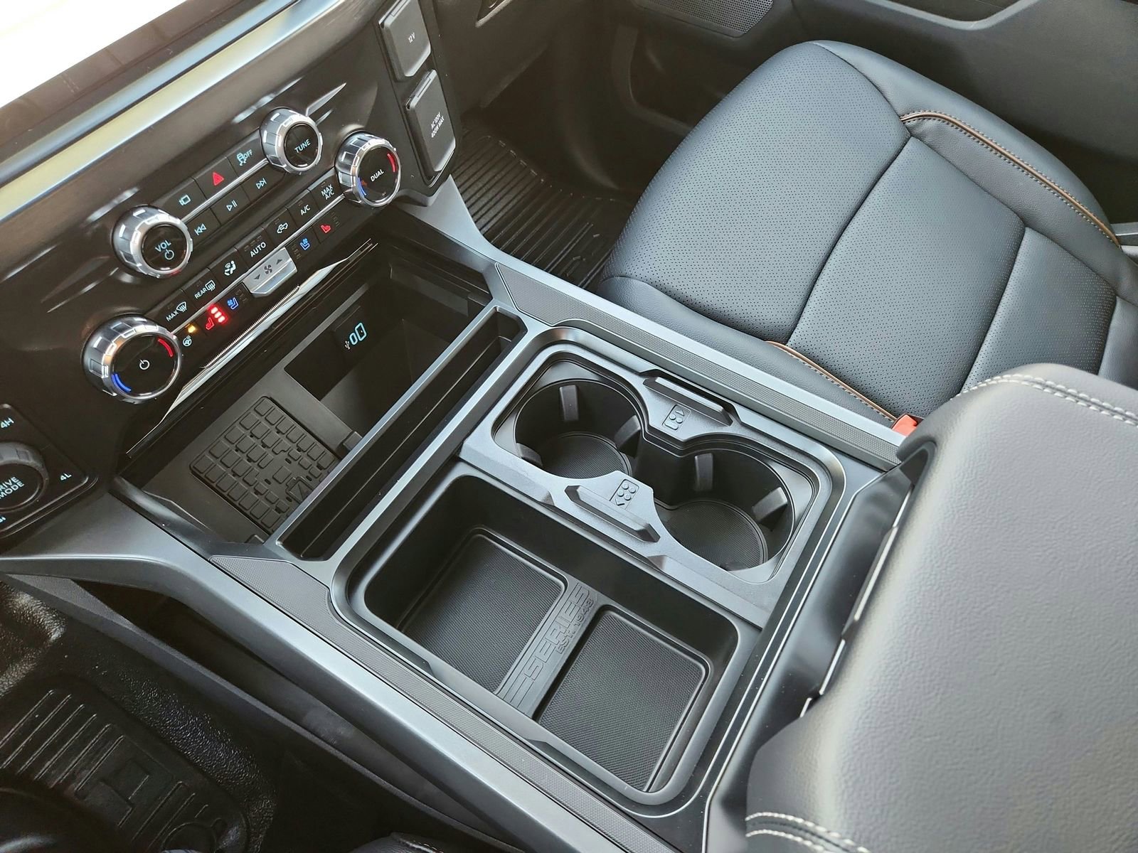 New 2026 Ford F350 Lariat w/ Lariat Premium Package image 16