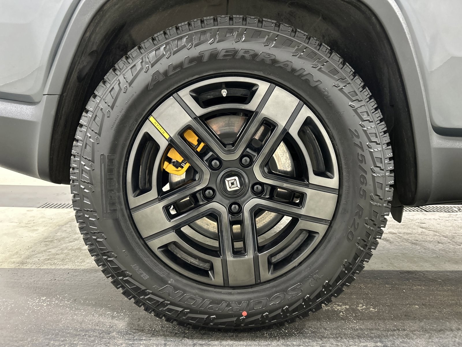 Used 2022 Rivian R1S Launch Edition image 12