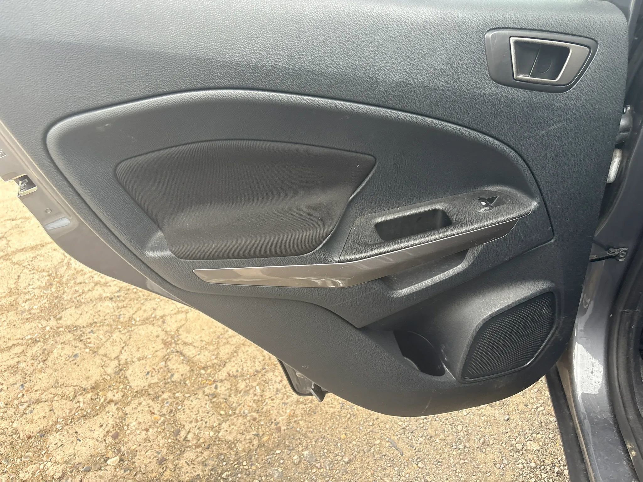 Used 2020 Ford EcoSport SE image 12