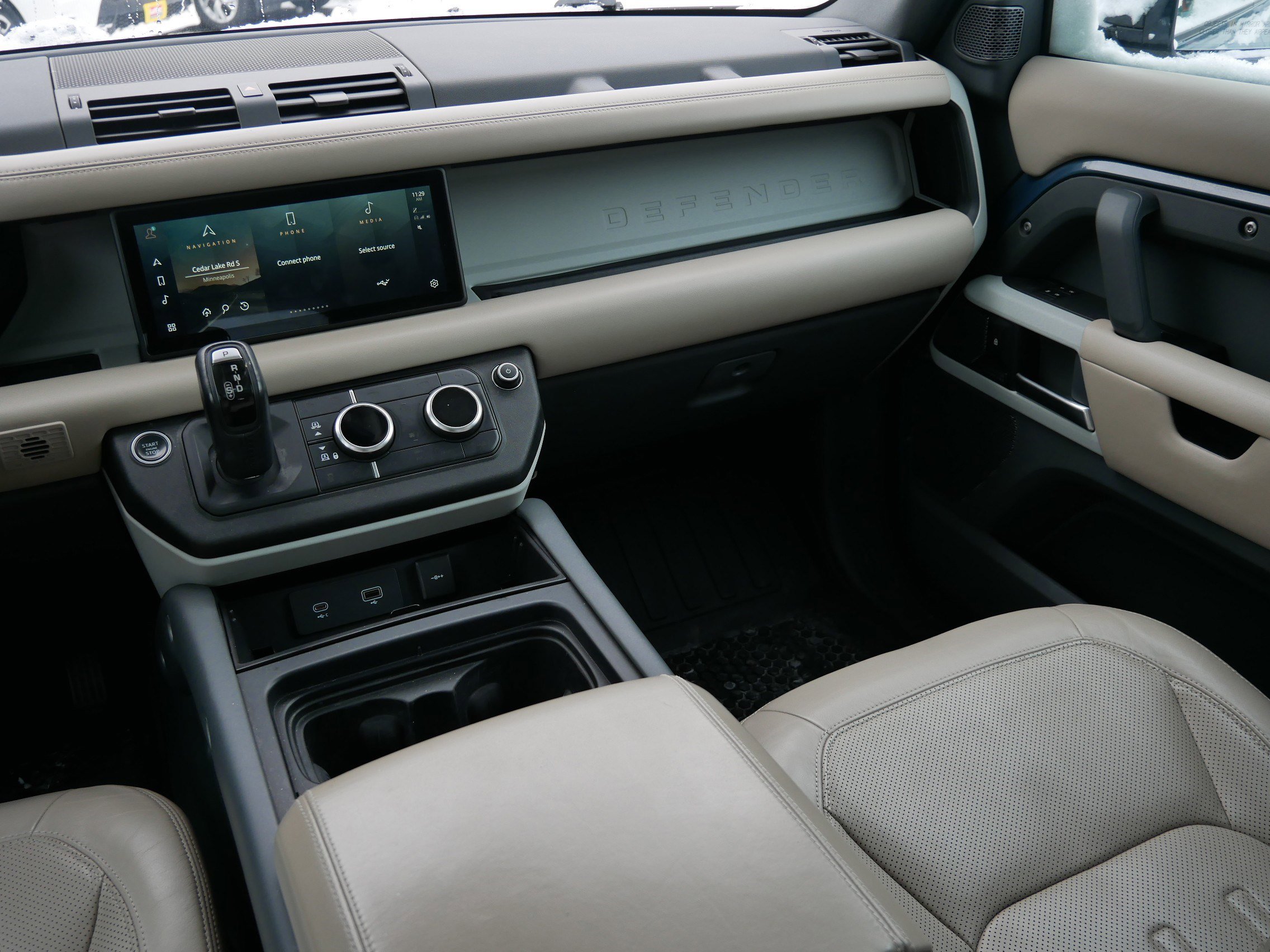 Used 2020 Land Rover Defender 110 image 11