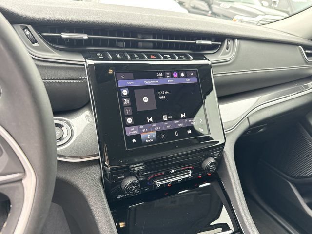 Certified 2023 Jeep Grand Cherokee Laredo AWD/4WD image 30