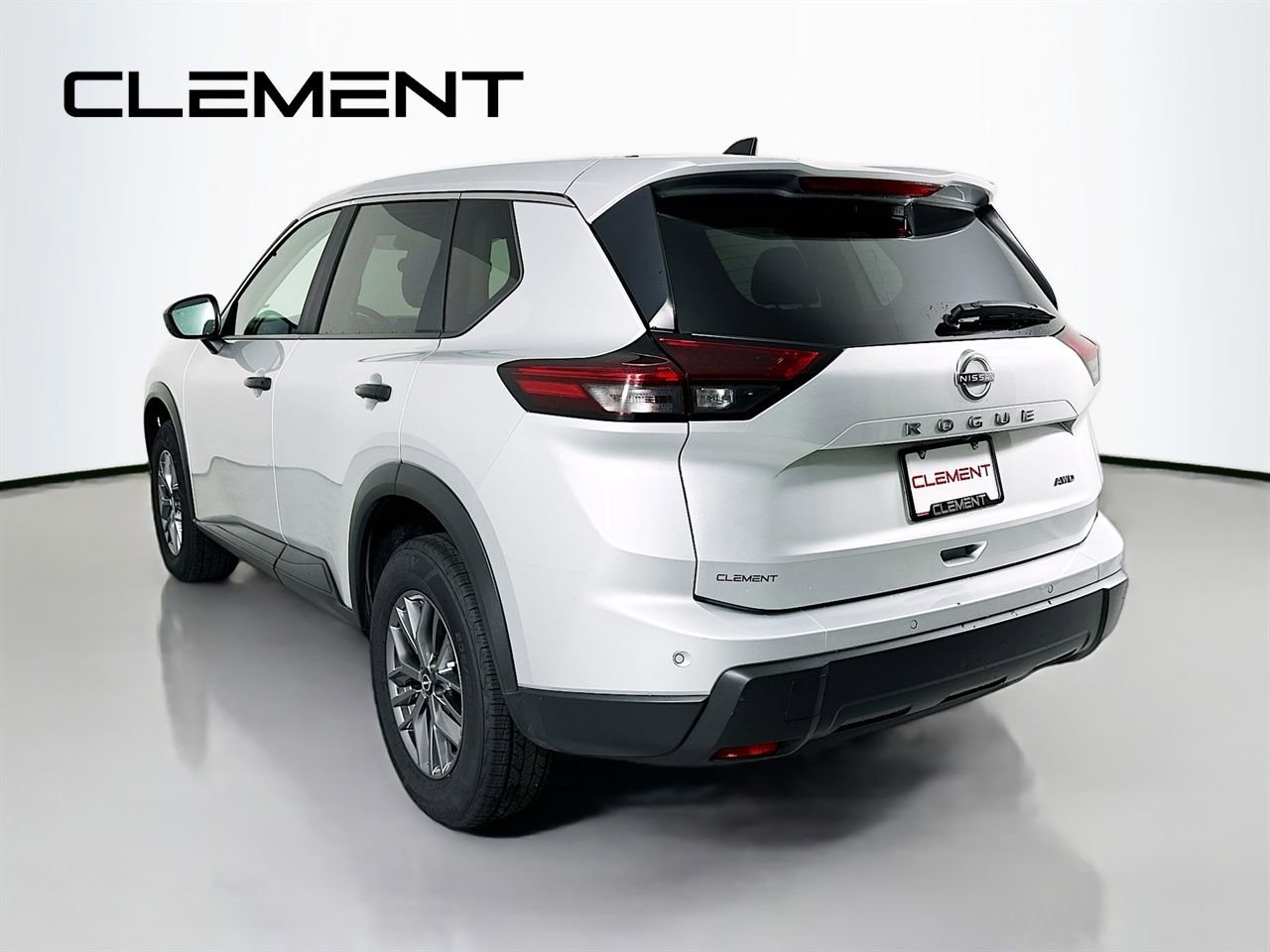 Used 2024 Nissan Rogue S AWD/4WD image 10