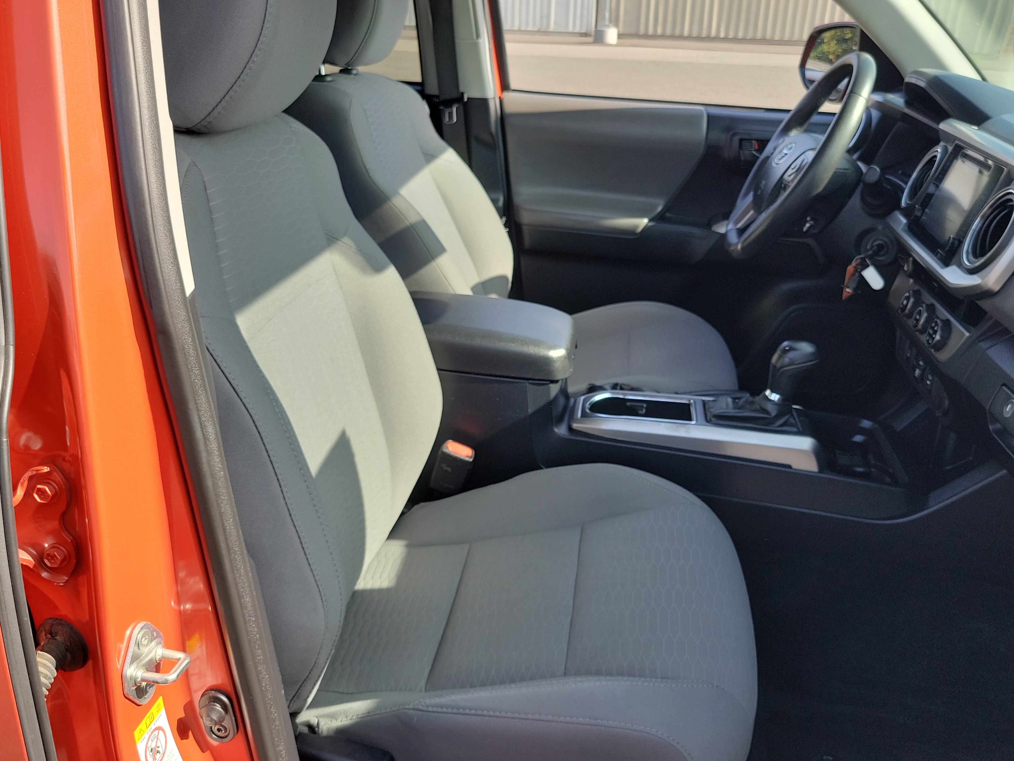 Used 2018 Toyota Tacoma SR5 RWD image 20