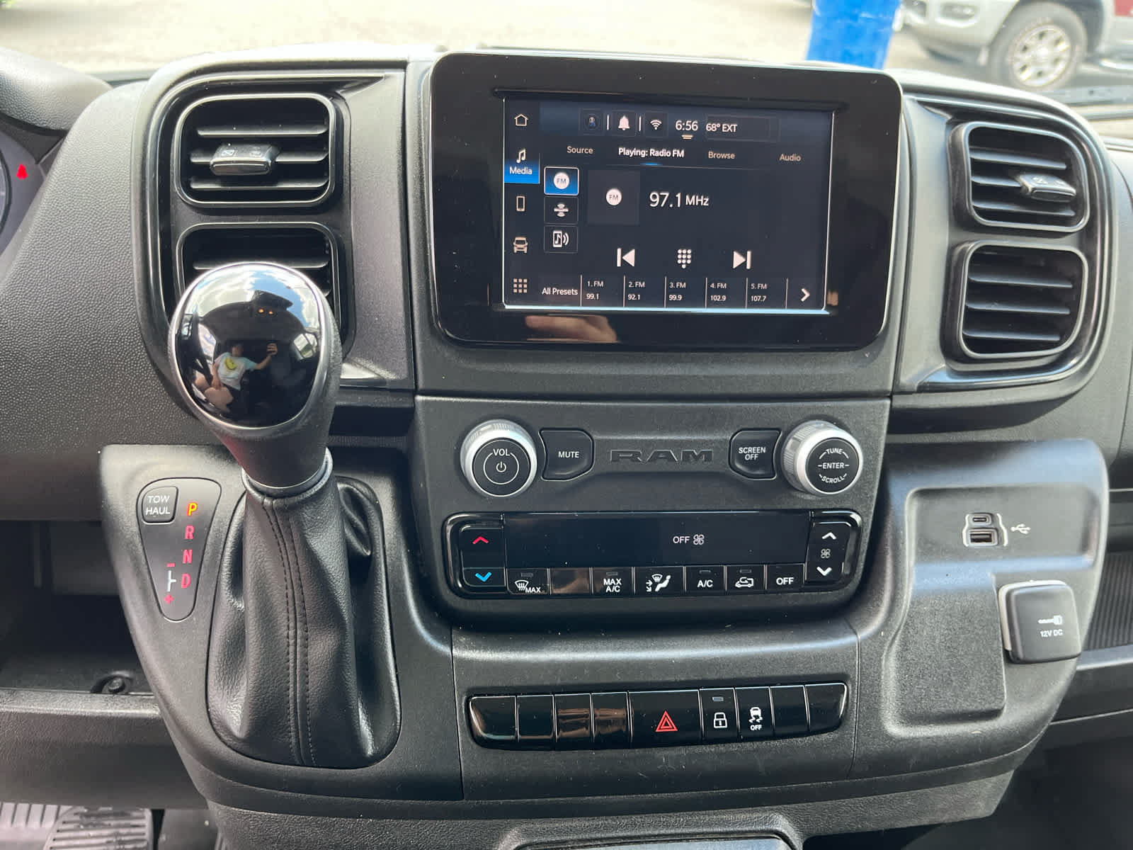 Used 2023 RAM ProMaster 2500 FWD image 15