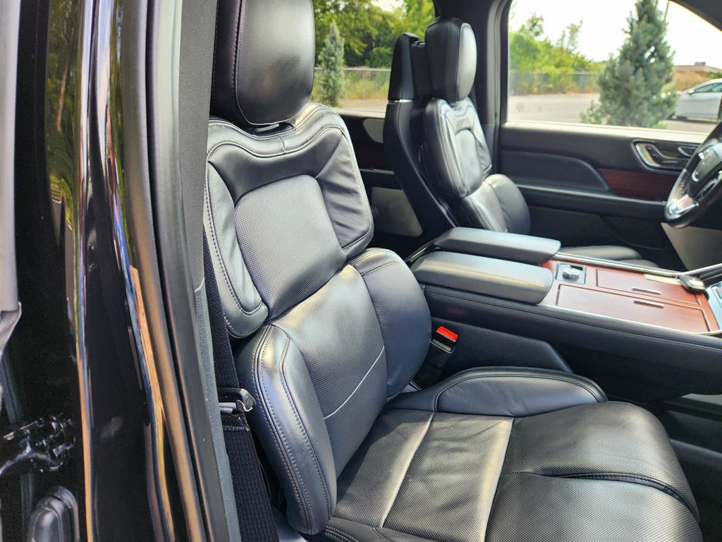 Used 2023 Lincoln Navigator Reserve image 15